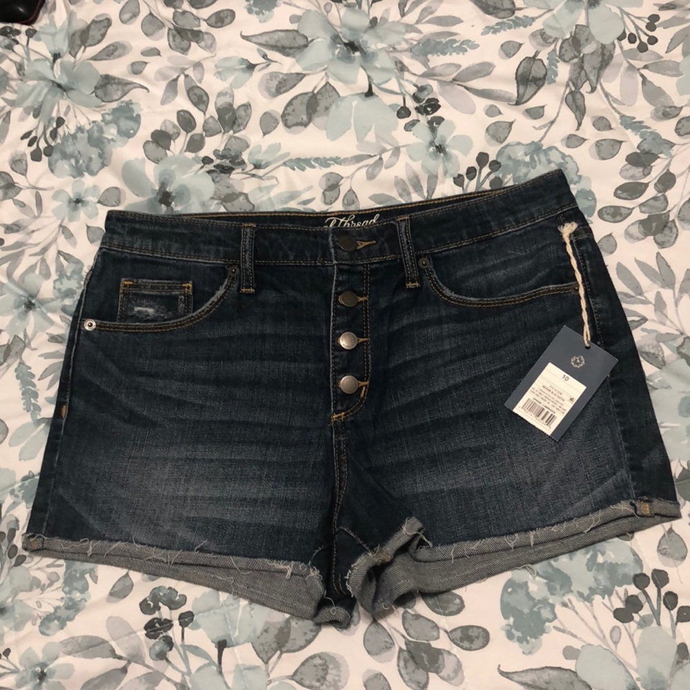 Universal Thread Shorts NWT